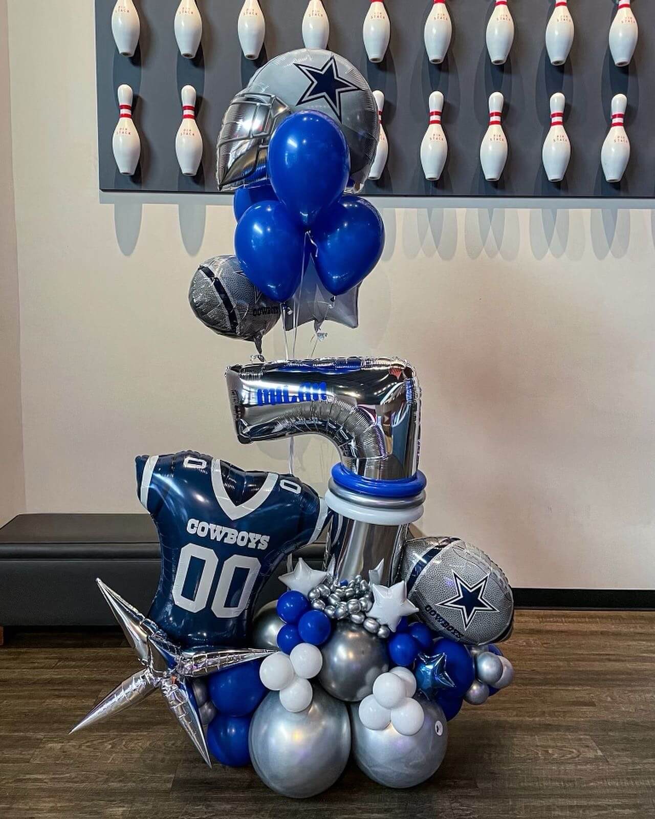 Sophia's Party Creations - Making the perfect entrance for Texas Title  Company's grand opening with a beautiful outdoor balloon Garland  #sophiaspartycreations #outdoordecor #balloonlove #balloonarch  #grandopening #titlecompany #mckinneybusiness
